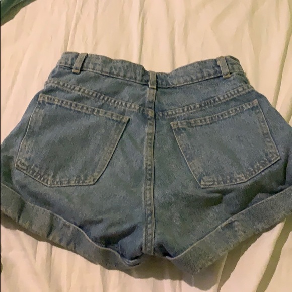 High waisted American apparel jean shorts size 26 - Picture 2 of 3